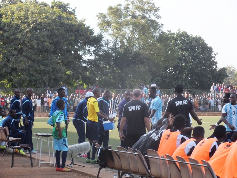 Hagati mu mukino umutoza wa Police FC yateranye amagambo n'uwa APR FC