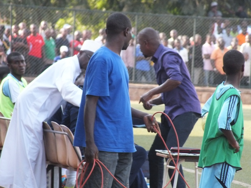 Umutoza wa Police FC yabaye ibamba imbere ya komiseri amwereka ko atashimiye imisifurire