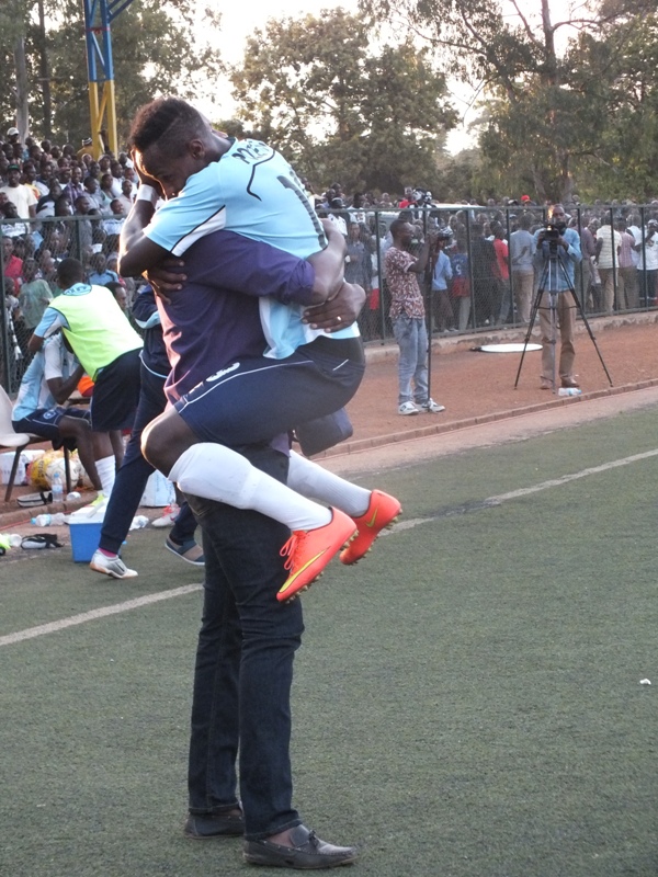 Nyuma y'umukino byari ibyishimo ku mutoza Casa Mbungo Andre n'abakinnyi be