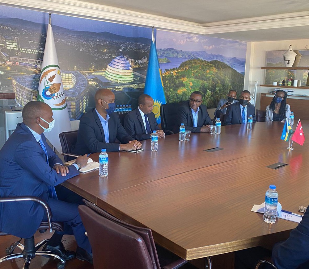 Minisitiri w'Ububanyi n'Amahanga w'u Rwanda, Dr Vincent Biruta yagiranye ibiganiro n’Abanyarwanda baba muri Turikiya