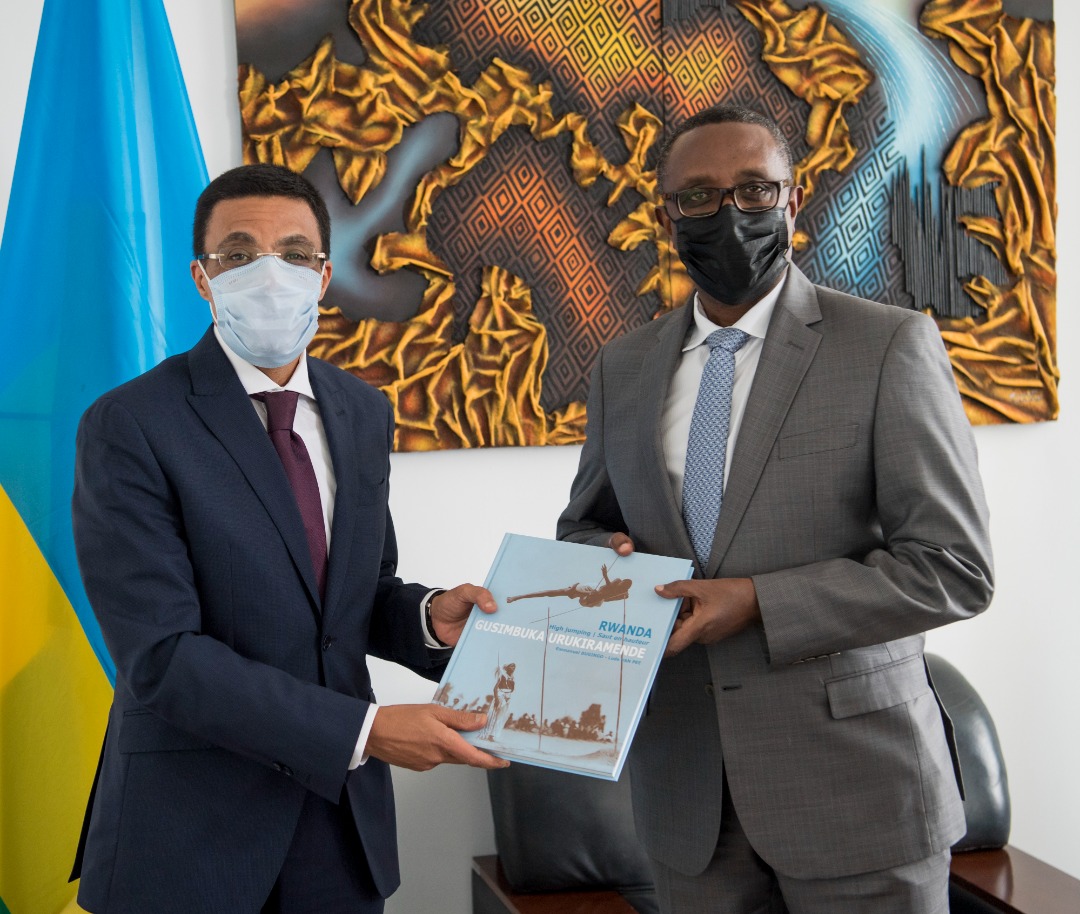 Ambasaderi Ahmed Samy Mohamed El-Ansary yasezeye kuri Dr Vincent Biruta