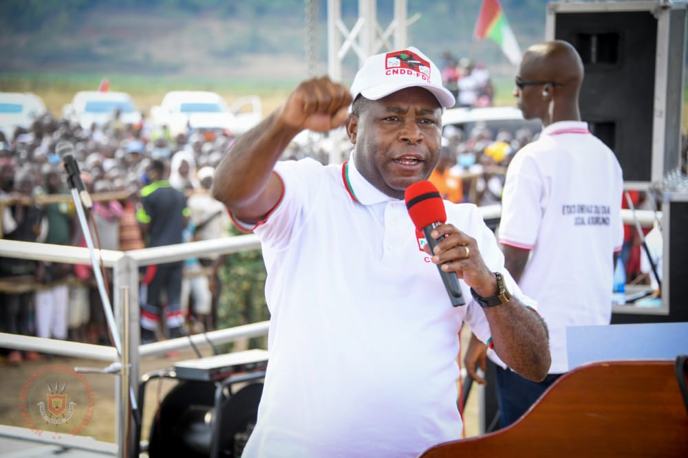 Perezida w’u Burundi, Evariste Ndayishimiye yashimye intambwe iri guterwa n’u Rwanda kugira ngo umubano n’Igihugu cye wongere kugenda neza