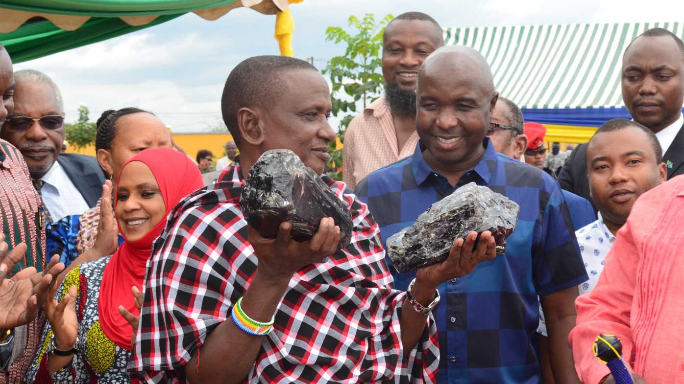 Saniniu Laizer ateruye amabuye y'agaciro yavumbuye