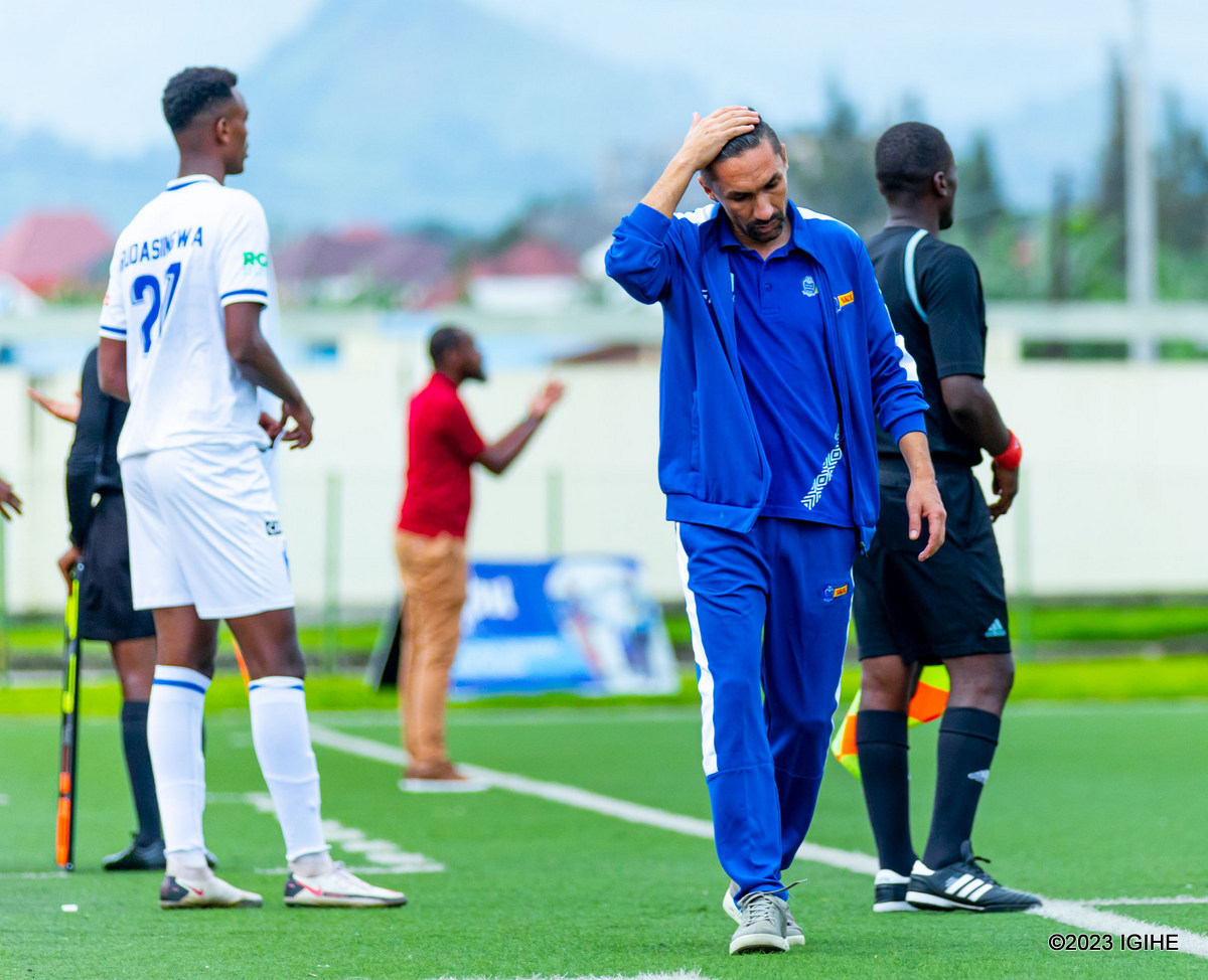 Yamen Zelfani watozaga Rayon Sports mu bo bigeze kurebana ay'ingwe harimo na Rutahizamu Rudasingwa Prince