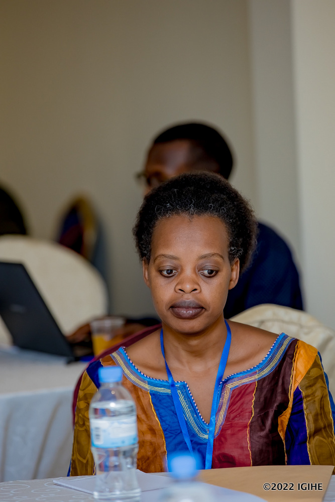 Elizabeth ushinzwe umutungo muri iyi Kaminuza yari yitabiriye ibi biganiro