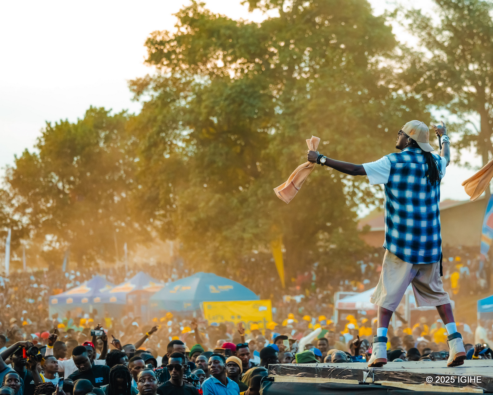 Uyu muraperi ni umwe mu bahanzi bakunzwe bikomeye muri MTN Iwacu Muzika Festival
