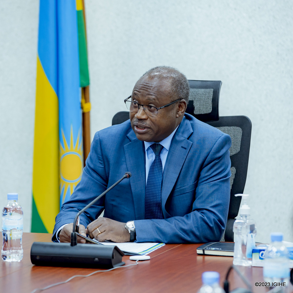 Minisitiri w’Imari n’Igenamigambi, Dr Uzziel Ndagijimana yatangaje ko iyo nguzanyo yitezweho gufasha u Rwanda guteza imbere aborozi no gufasha inganda z’amata kubona ayujuje ubuziranenge