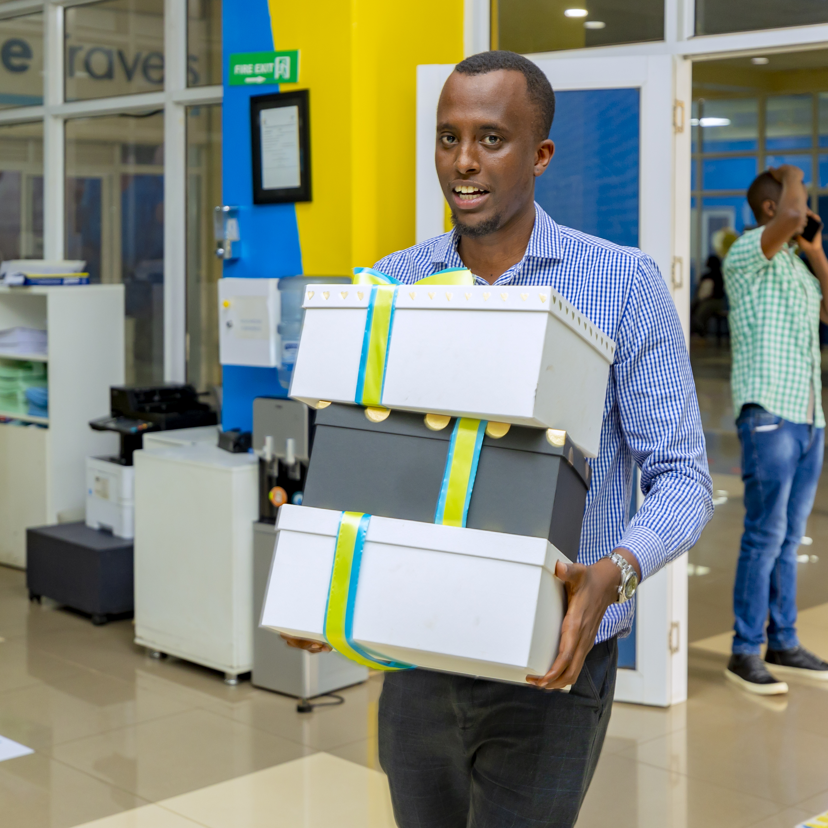 Icyumweru cyahariwe abakiliya cyaranzwe n’ibyishimo no guhana impano