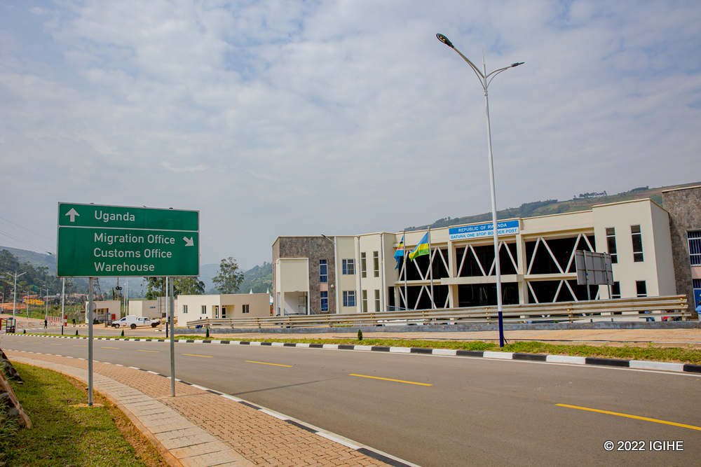 Ku ruhande rw'u Rwanda, umupaka wa Gatuna wari umaze igihe utunganywa