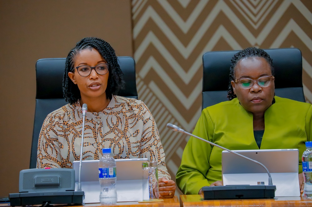 Komisiyo y'Ubutaka, Ubuhinzi, Ubworozi n'Ibidukikije yagaragaje ko hari ibikwiye gushyirwamo imbaraga mu kunoza imicungire y'umusaruro n'amasoko