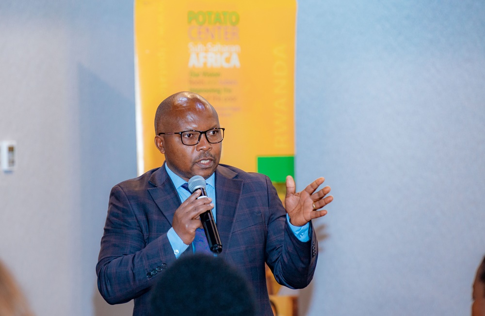 Umuyobozi Mukuru wa RAB, Dr Ndabamenye Telesphore, yavuze ko kuba ibijumba bitari mu bihingwa bigenewe guhingwa mu bishanga ntaho bihuriye n’igabanuka ry’umusaruro wabyo