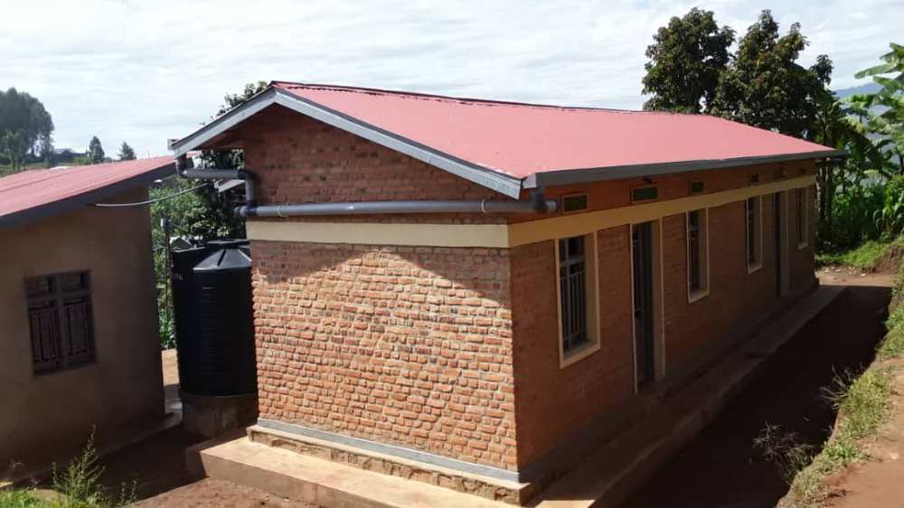 Abaturage bafashwa na FARG muri Gacurabwenge basabye ko aho bishoboka bakubakirwa mu bibanza byabo