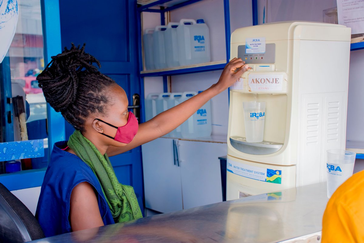 IRIBA WATER GROUP Ltd ni umushinga usanzwe ufasha abantu bafite ubushobozi buke kubona amazi meza yo kunywa ku buryo buhendutse uri mu yahembwe