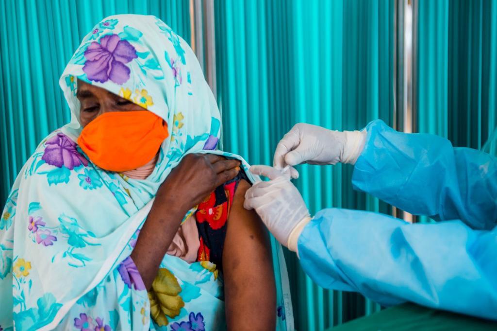 Urukingo rwa Covid-19 umuntu aruhabwa inshuro ebyiri kugira ngo bibe byizewe ko yakingiwe neza