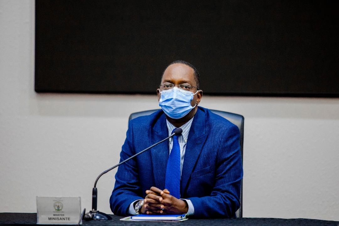 Minisitiri w'Ubuzima, Dr Ngamije Daniel, yavuze ko muri Mata u Rwanda ruzatangira gutanga dose ya kabiri ya Covid-19 ku bahawe iya mbere /Ifoto: Minisante