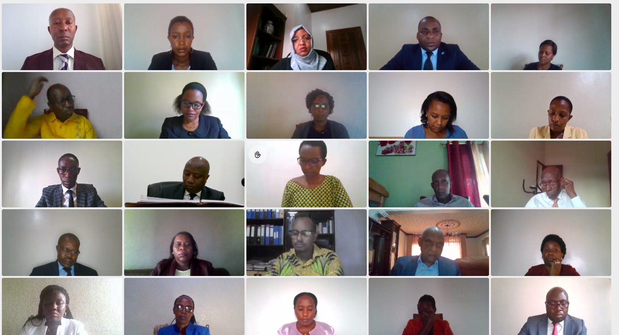 Abadepite n'Abasenateri b'u Rwanda bakurikiranye imirimo y'Inteko