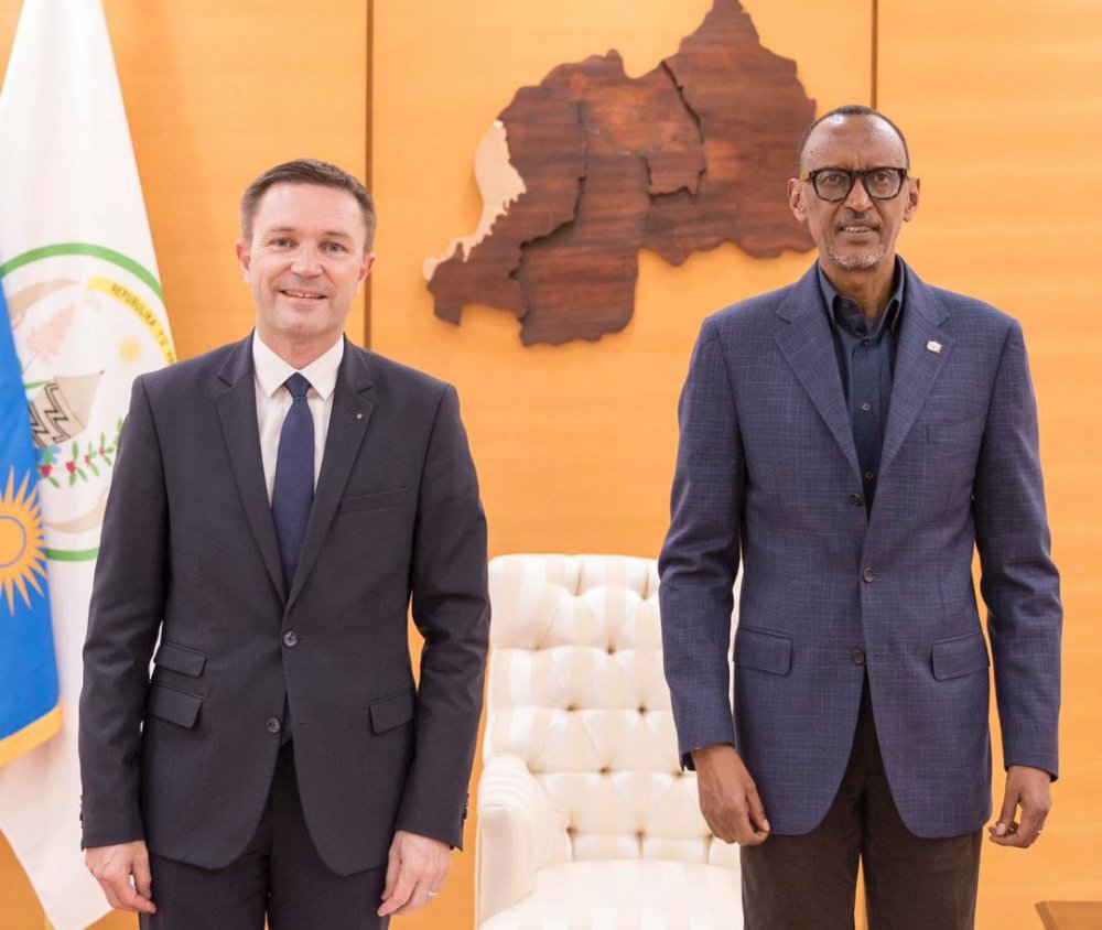 Muri Gicurasi 2021, Perezida Kagame yakiriye mu biro bye David Lappartient uyobora UCI