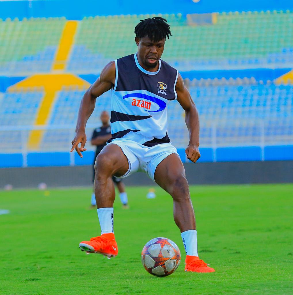 Umunya-Cameroun, Salomon Charles Bienvenue Banga Bindjeme II, agenzura umupira mu myitozo mbere yo guhura na Pyramids FC