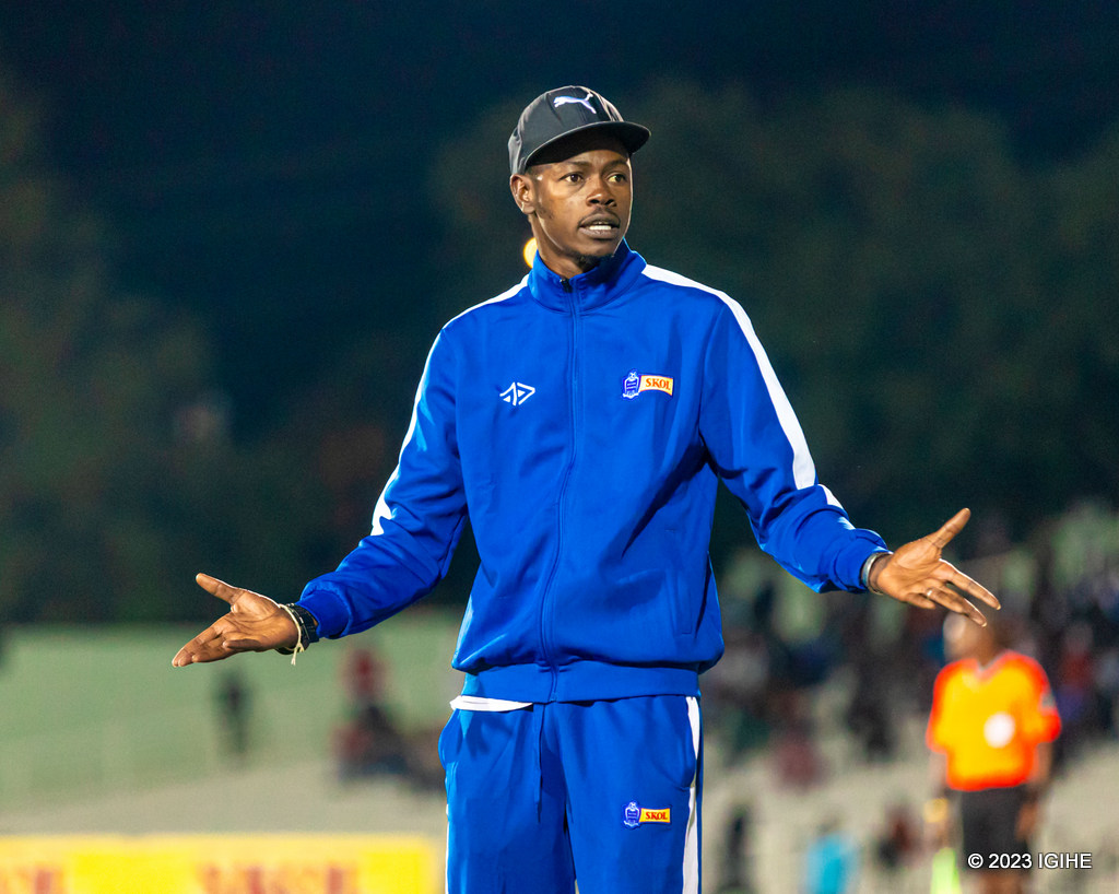 Rayon Sports yamaze gutera icyizere Umutoza Mohamed Wade nyuma yo gutsindwa na Gasogi United ibitego 2-1 ku wa Gatanu