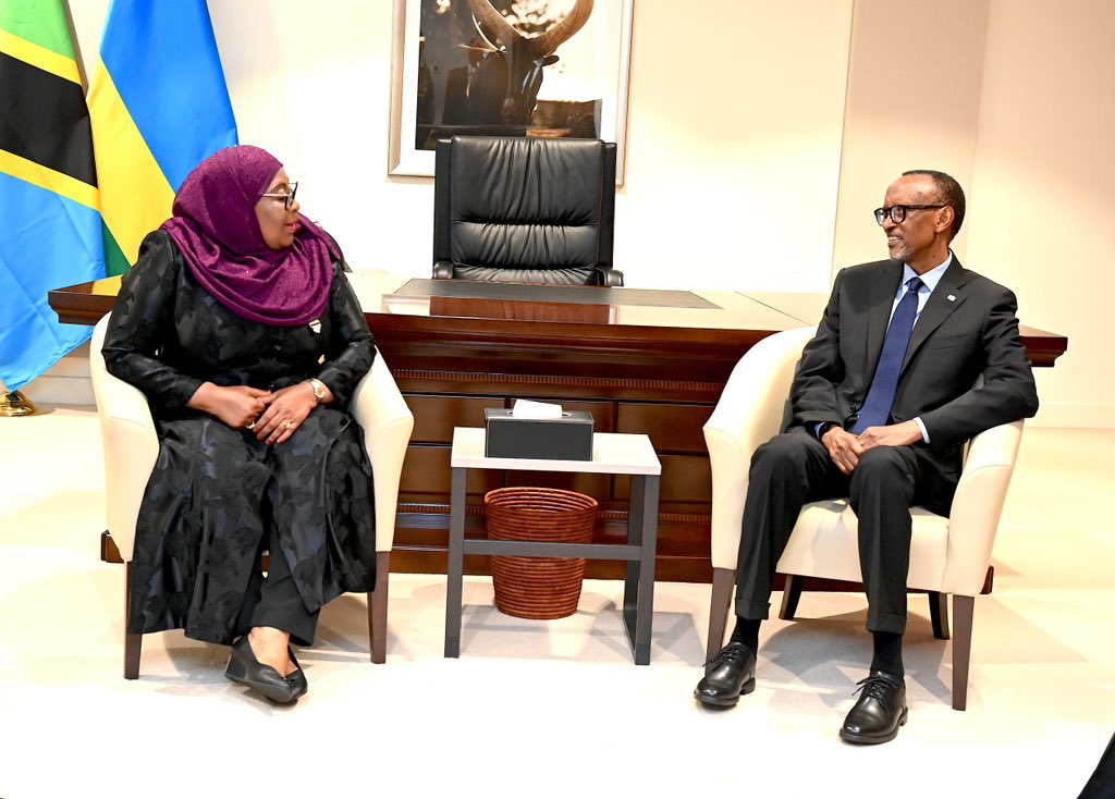 Abakuru b'ibihugu byombi bagiranye ibiganiro