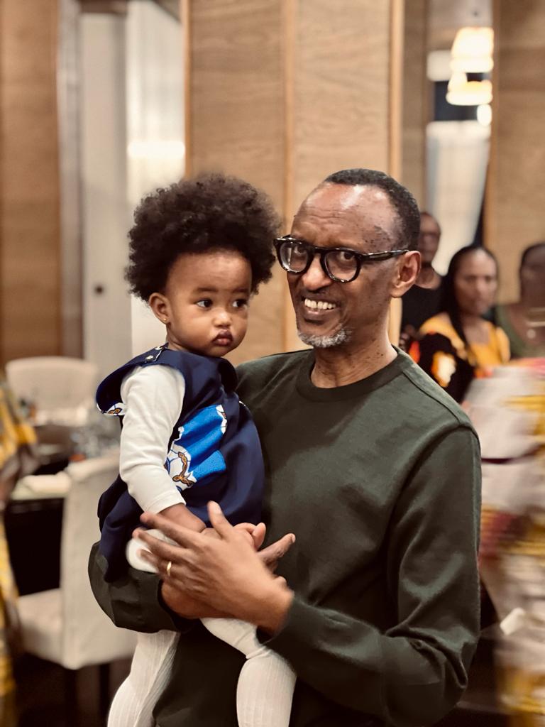 Perezida Kagame yagaragaje ko kubonana n'umwuzukuru we biri mu byamushimishije kuri uyu munsi