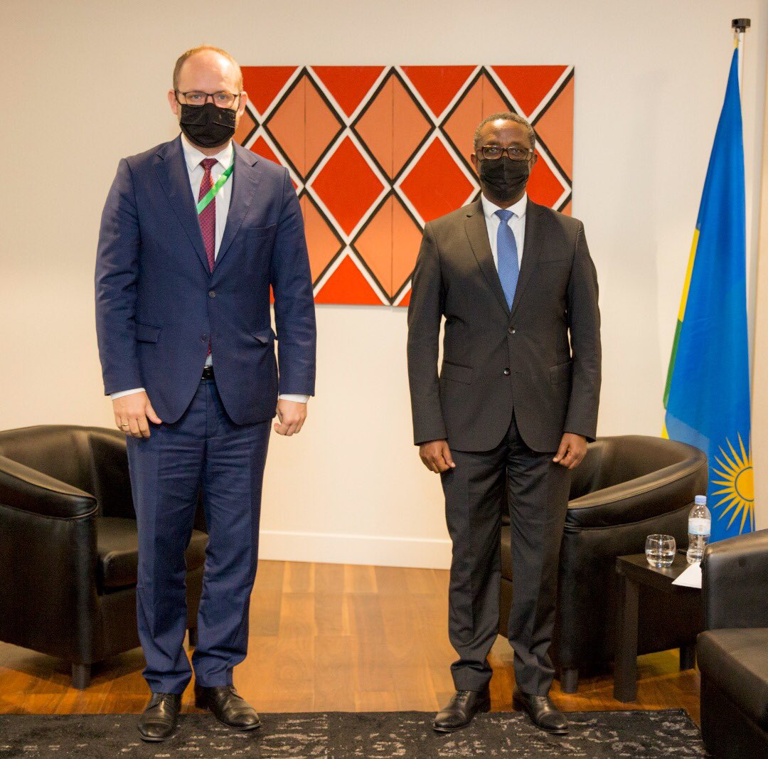 Vincent Biruta yagiranye ibiganiro na Minisitiri w'Ububanyi n'Amahanga wungirije wa Poland, Marcin Przydacz