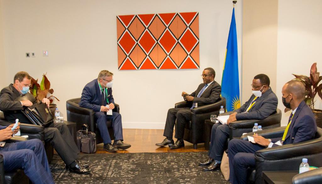 Ibi biganiro byibanze ku kureba hamwe uko ubuhahiranye hagati y'u Rwanda n'ibi bihugu bwarushaho gutera imbere
