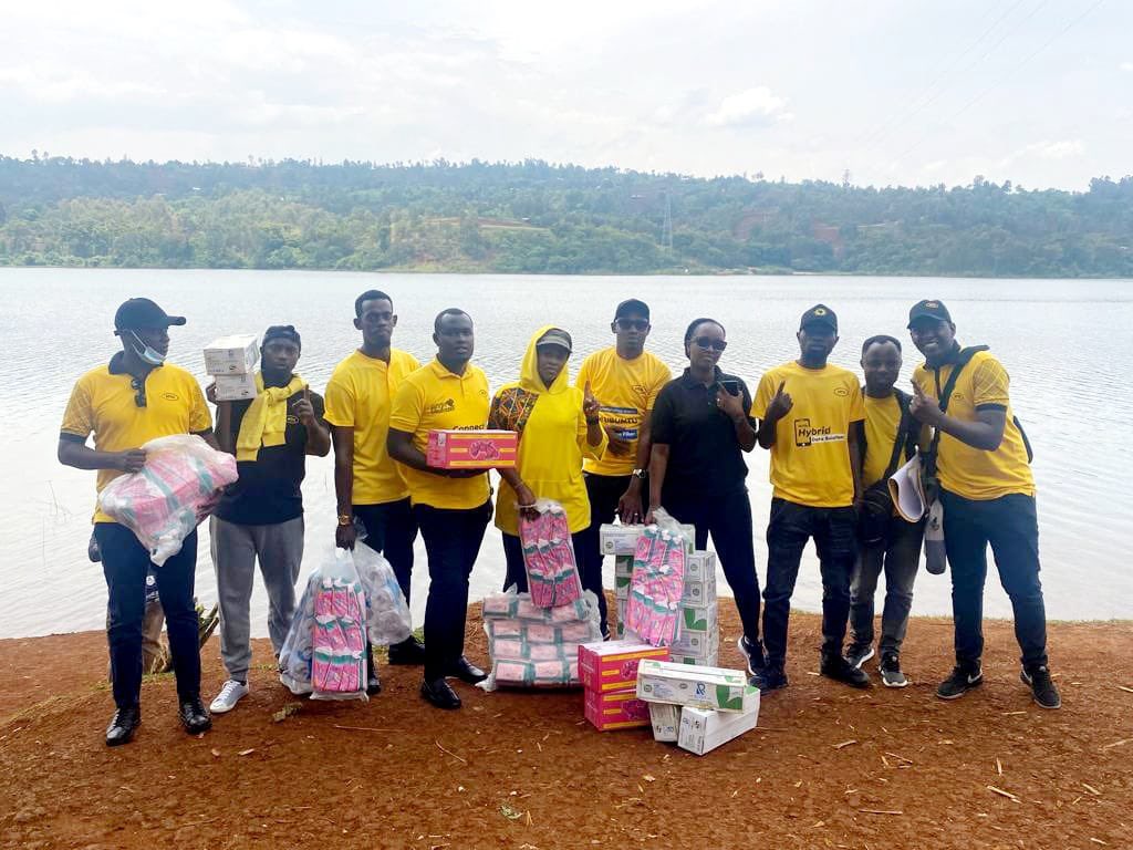MTN Rwanda yazirikanye n'abo ku kirwa cya Nkombo ibagenera impano