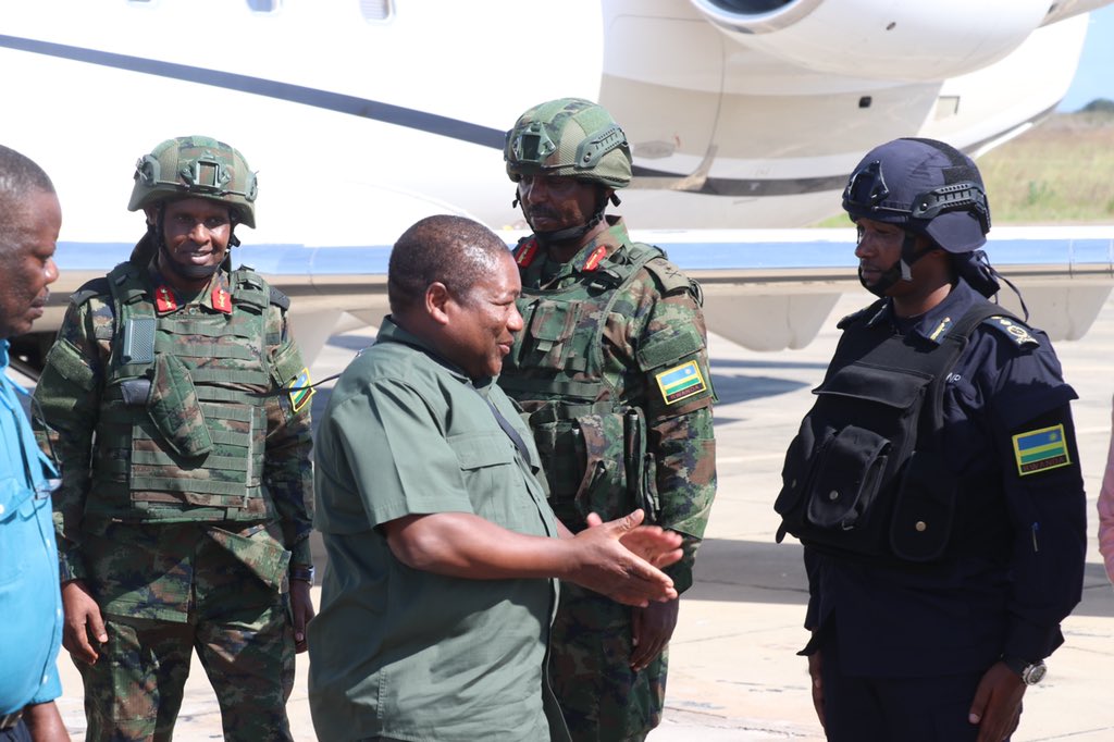 Perezida Filipe Nyusi yasuye Ingabo n’Abapolisi b’u Rwanda bari i Cabo Delgado