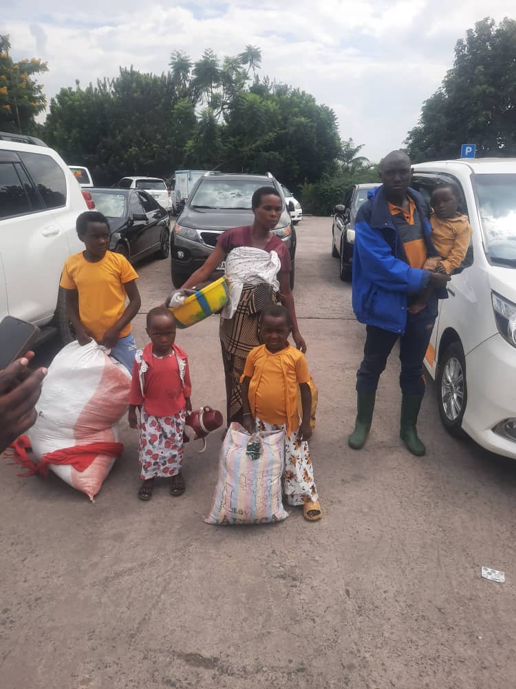 Mu bo mu miryango y'aba bantu batashye harimo n'abana
