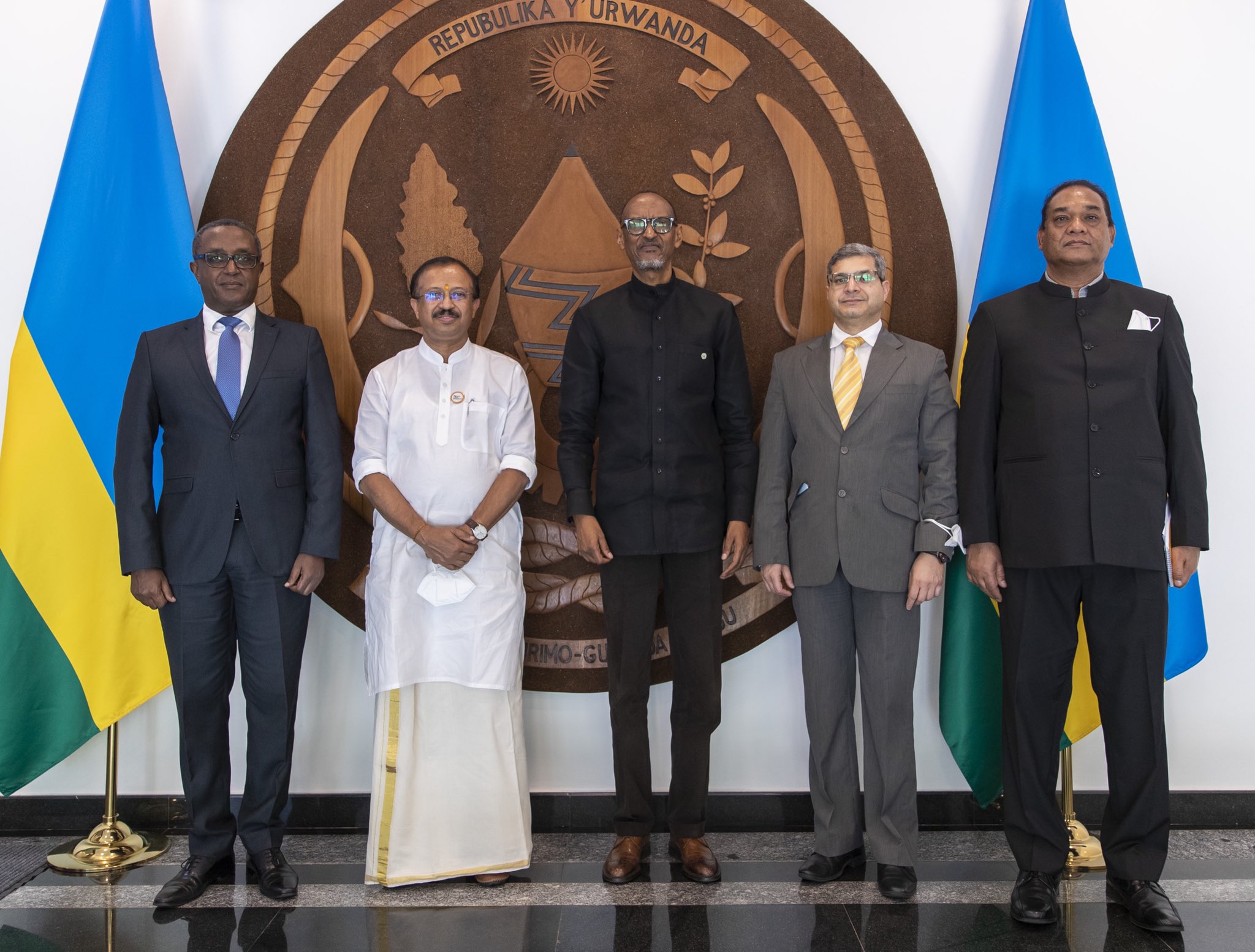 Shri V. Muraleedharan n'itsinda ryari rimuherekeje bakiriwe na Perezida Kagame muri Village Urugwiro