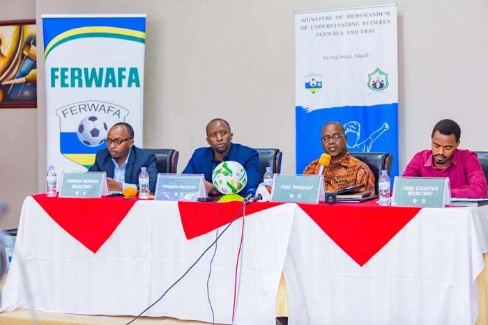 FERWAFA yinjiye mu bufatanye na FRSS buzateza imbere umupira w'amaguru mu mashuri