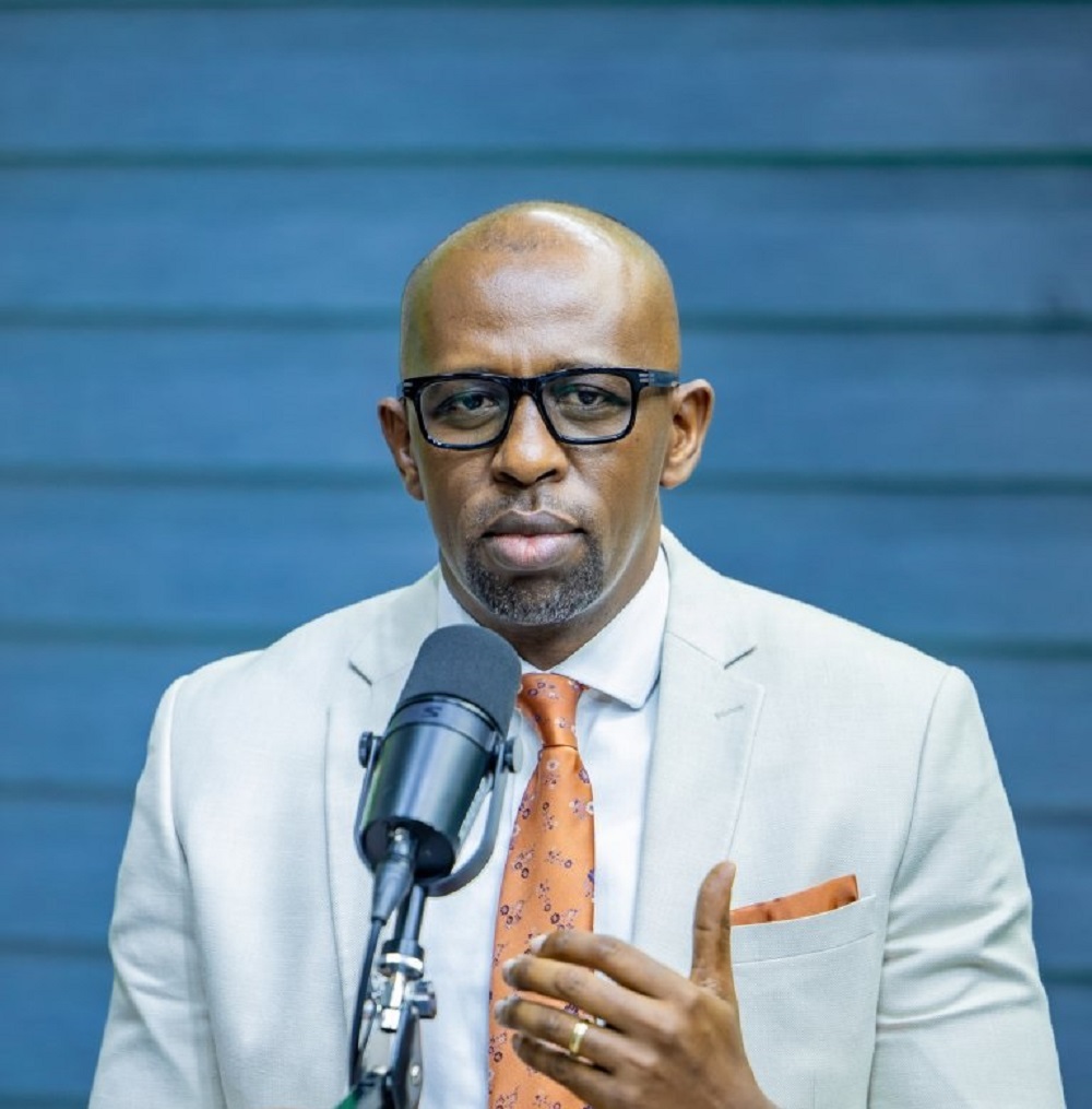 Dr. Murangira B. Thierry yagaragaje ko ibikoresho by’ibigo by’amashuri by’arenga miliyoni 190,7 Frw byanyerejwe mu myaka itatu