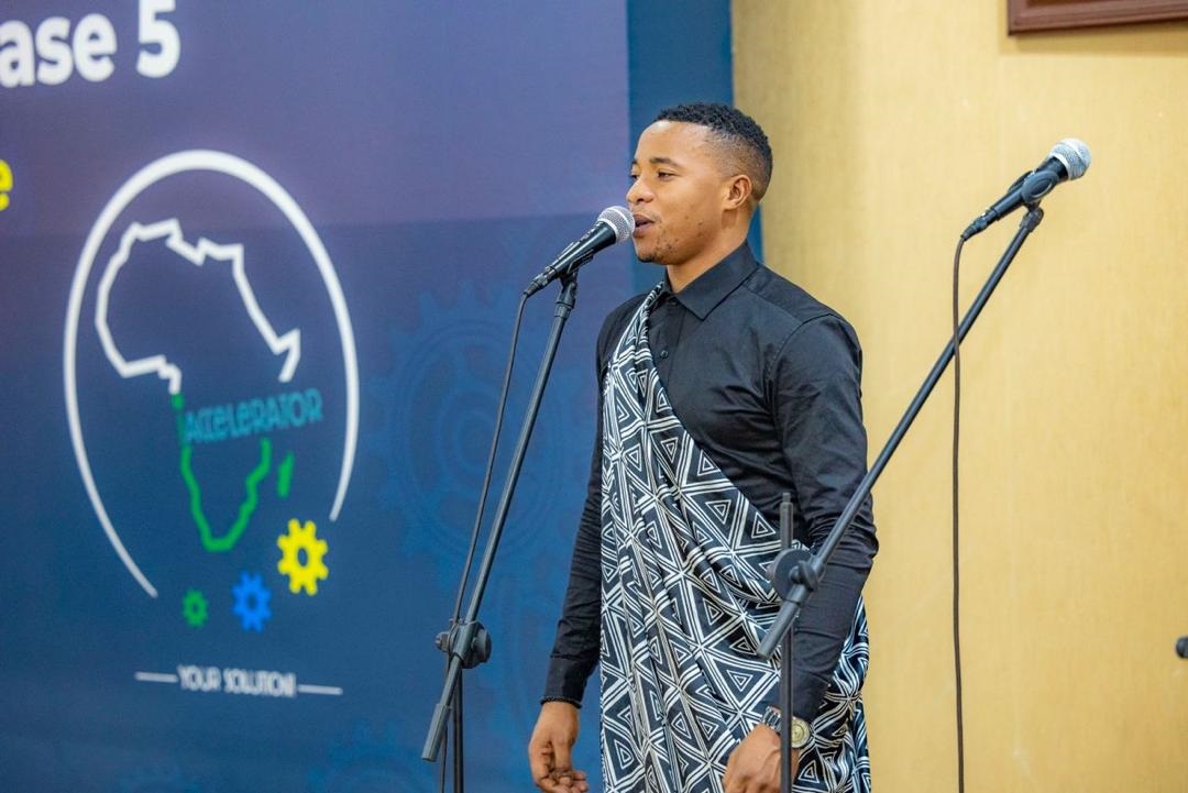 Abitabiriye itangizwa rya iAccelerator basusurukijwe n'abahanzi banyuze muri ArtRwanda - Ubuhanzi