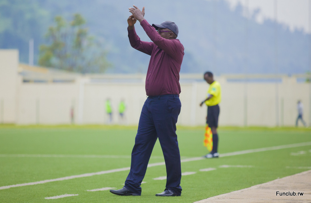Bizimana Abdu Bekeni yavuze ko adashobora kwikorera ibibazo atateje muri Etincelles FC