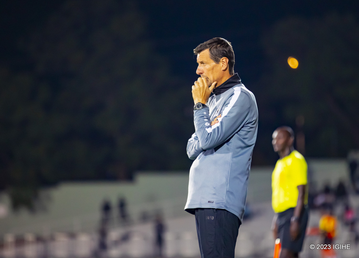 Abazi neza Umutoza Mukuru wa APR FC, Thierry Froger, waciye mu makipe akomeye nka Lille, Le Mans na TP Mazembe bemeza ko azwiho kwitwara neza