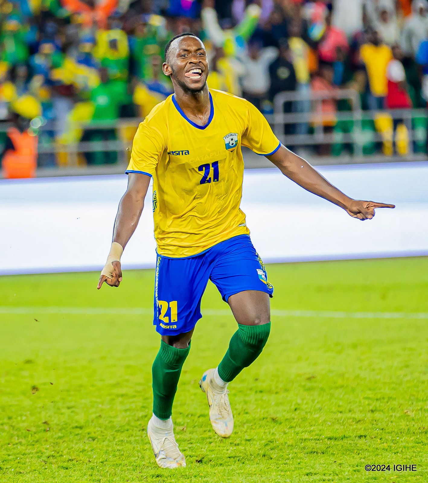 Arsène Tuyisenge yavuye muri Nigeria ahashye inkweto za Victor Boniface