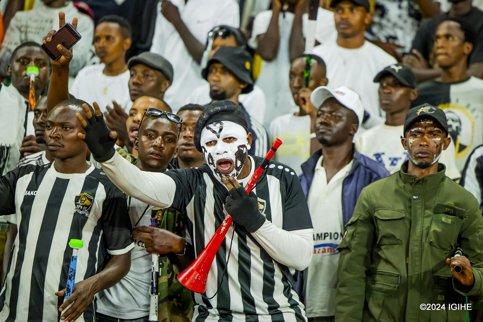 Abakunzi ba APR FC bahanze amaso umutoza wabo ku Cyumweru