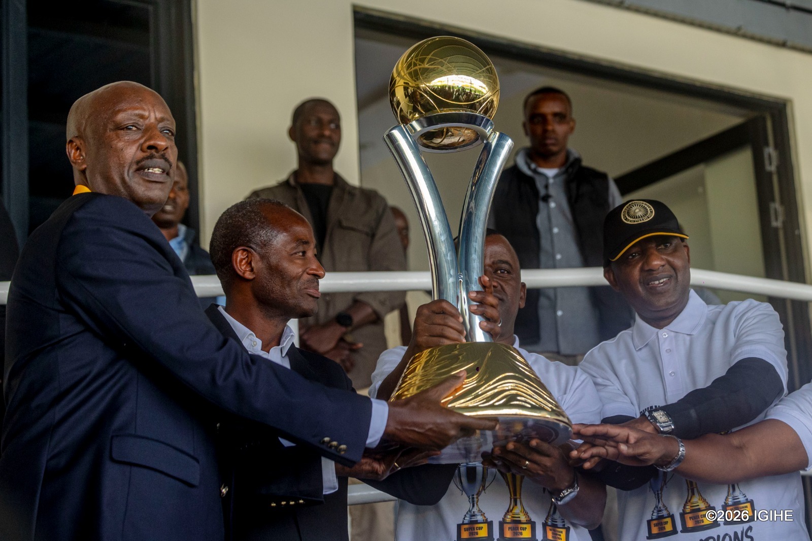 Gen Mubarakh Muganga yijeje abafana ba APR FC Igikombe cya CECAFA Kagame Cup