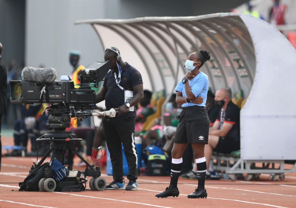Mu mikino ibiri amaze kugaragaramo muri CAN 2021, Mukansanga yari umusifuzi wa kane
