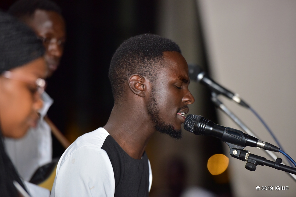 Ngabo Evode usanzwe akora umuziki nk'umuhanzi wigenga yagaragaje ko ari mu banyempano bo guhangwa amaso. Uyu ari mu bitabiriye irushanwa ArtRwanda- Ubuhanzi mu 2018