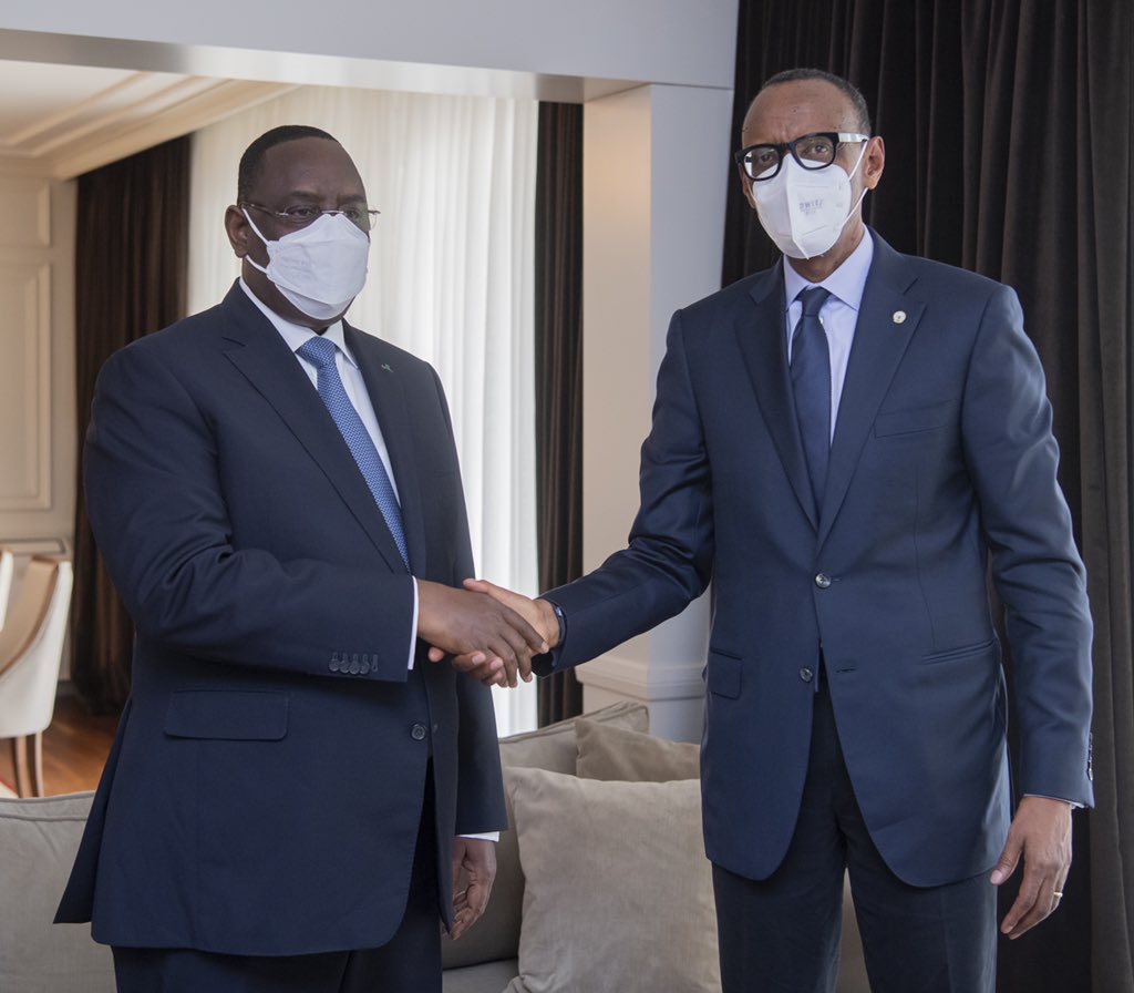 Perezida Kagame yakiriwe na mugenzi we, Macky Sall