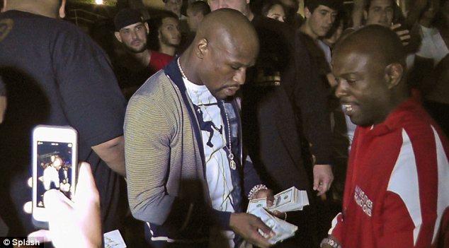Umuteramakofi Floyd Mayweather Jnr ni we winjije menshi mu 2013
