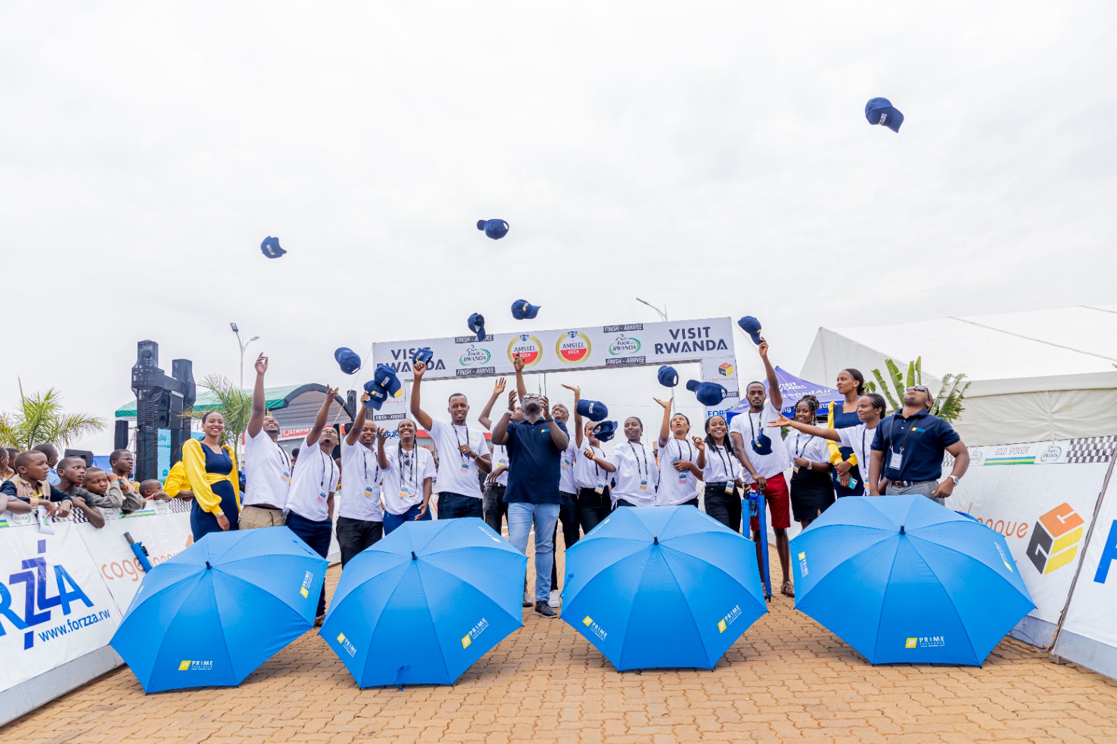 Abayobozi n'abakozi ba Prime Insurance bishimiye gusoza Tour du Rwanda 2023 bafite akanyamuneza