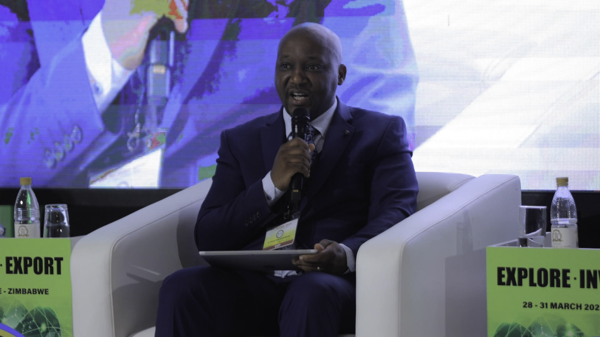 Umuyobozi Mukuru w’Ikigo cy’Igihugu Gishinzwe Uburezi bw’Ibanze (REB), Dr Mbarushimana Nelson, yavuze ko u Rwanda rukeneye abarimu 477 bavuye muri Zimbabwe