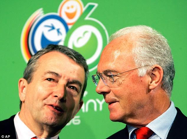 Franz Beckenbauer na Wolfgang Niersbach uyobora DBF