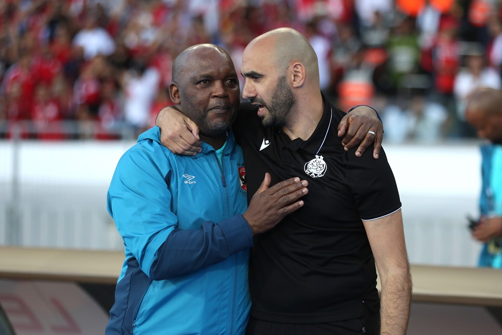 Umutoza w'ikipe ya Ahly, Pitso Mosimane n'umutoza wa Wydad AC, Walid Regragui