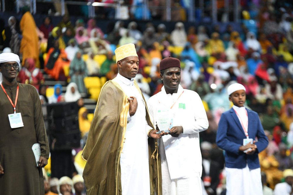 Mufti w'u Rwanda Hitimana Salim ahemba umwe mu bitwaye neza