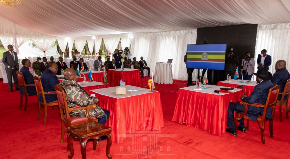 Inama y'Abakuru b'Ibihugu bya EAC yabaye mu minsi ishize i Nairobi muri Kenya. Yari ku nshuro ya gatatu iteranye yiga ku kibazo cya RDC