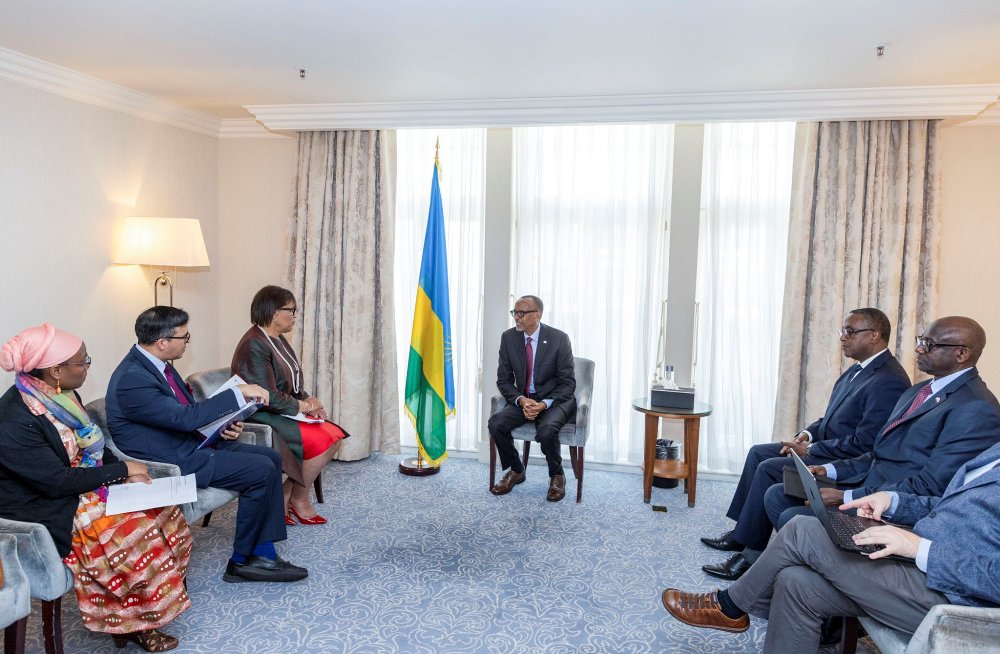 Perezida Kagame ubwo yaganiraga na Patricia Scotland, Umunyamabanga Mukuru wa Commonwealth
